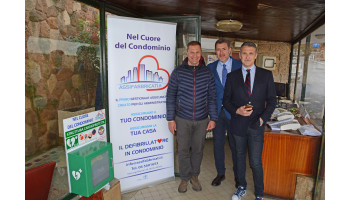 ASSIFABBRICATI CONSEGNA IL PRIMO DEFIBRILLATORE SU ROMA